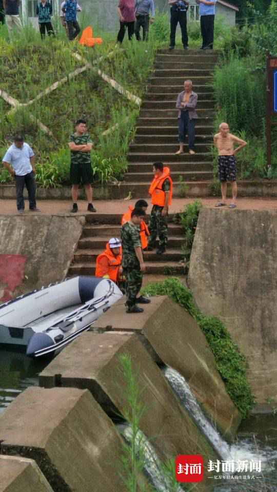 14岁少女内衣照片_14岁少女离家失联出走前曾与神秘男聊天并获费用(2)